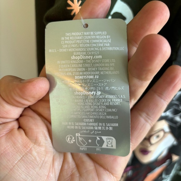 NWT Disney Parks Hocus Pocus Be Your Own Kind Of Magic Spirit Jersey Womens XS - Picture 5 of 13